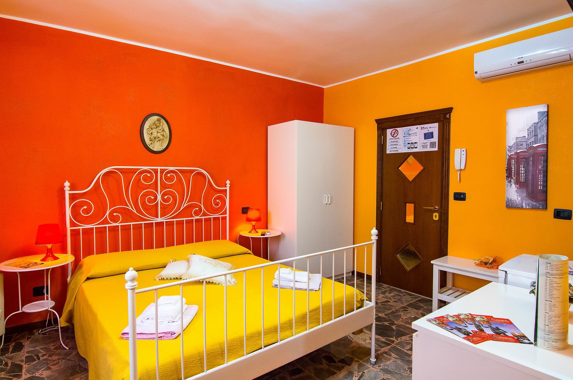 B&B Eraclio Suite Barletta Exterior photo